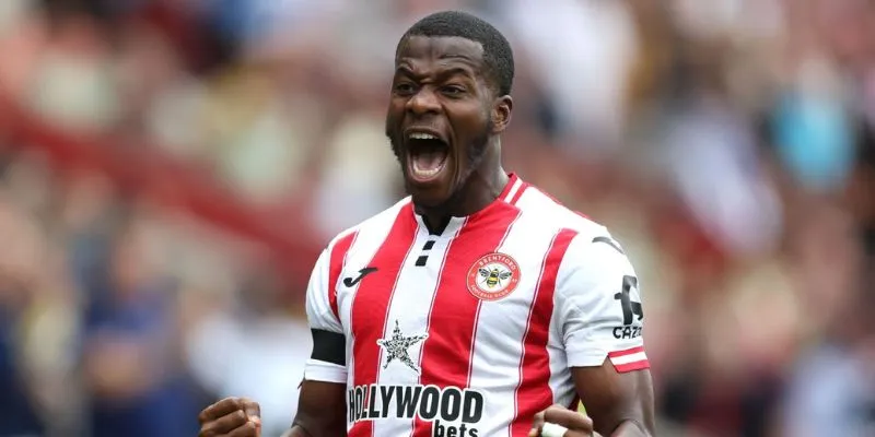 Brentford có lối chơi tấn công cực nhanh